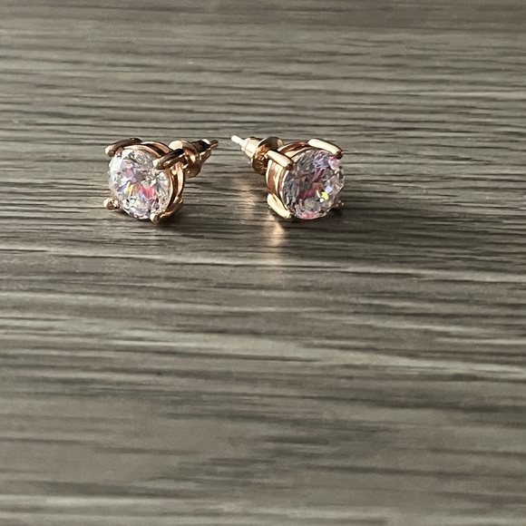 Stud Earrings - Picture 4 of 4